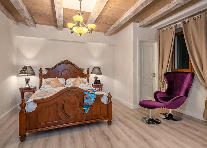 Hotel Heritage Palace Varos