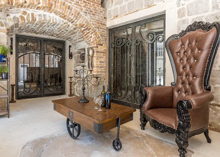 Heritage Palace Varos 4*