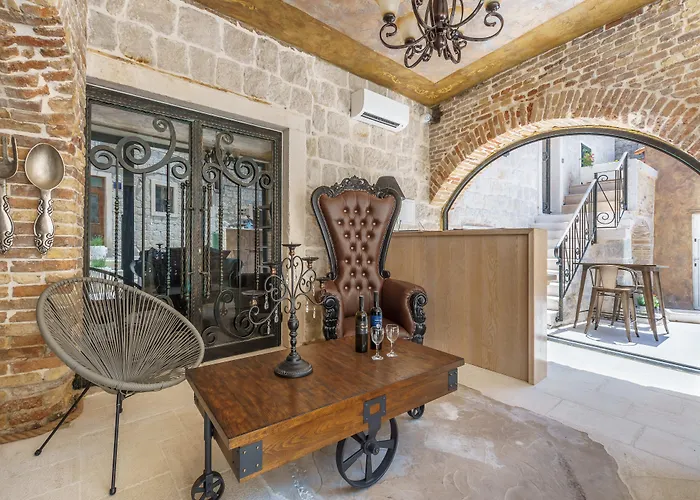 Hotel Heritage Palace Varos 4*