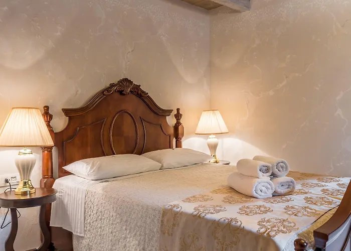 Heritage Palace Varos