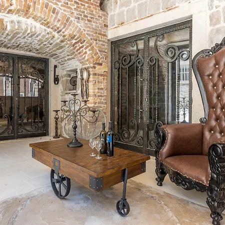 Heritage Palace Varos 4*