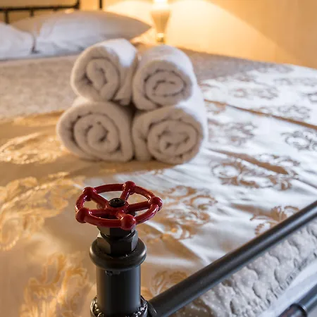 Heritage Palace Varos