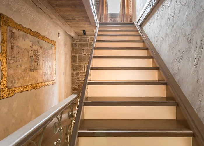 Heritage Palace Varos Otel