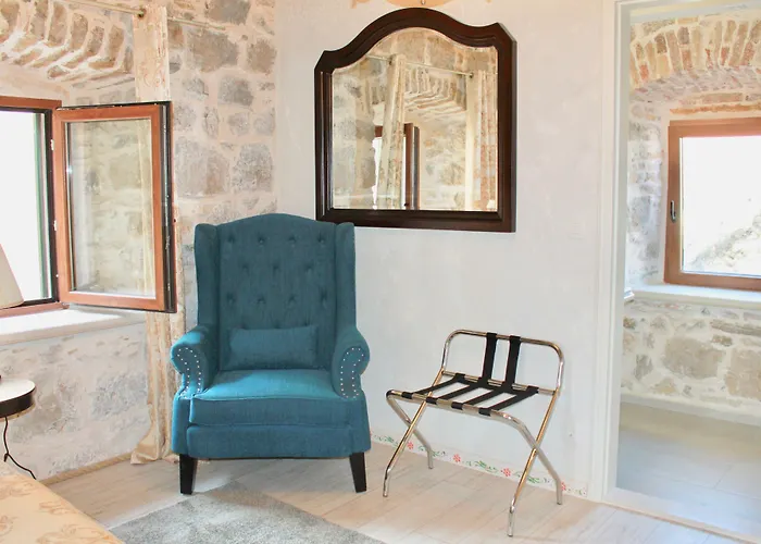 Heritage Palace Varos Otel 4*