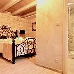 Hotel Heritage Palace Varos