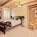 Hotel Heritage Palace Varos 4*