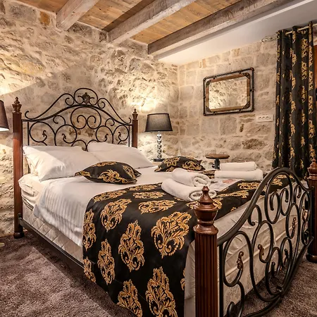 Отель Heritage Palace Varos - Mag Quaint & Elegant Boutique 4*