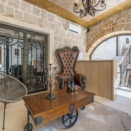 Hotel Heritage Palace Varos - Mag Quaint & Elegant Boutique 4*