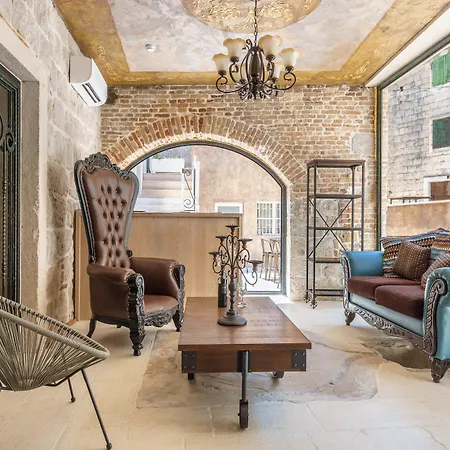 Heritage Palace Varos - Mag Quaint & Elegant Boutique Split