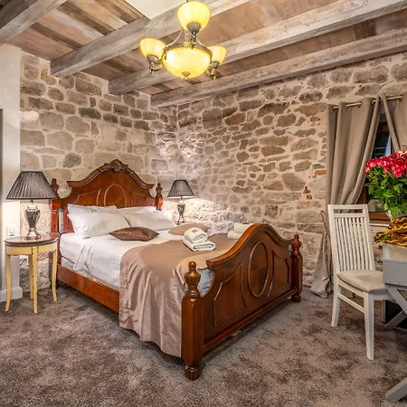 Heritage Palace Varos - Mag Quaint & Elegant Boutique Hotel Split
