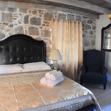 Heritage Palace Varos - Mag Quaint & Elegant Boutique