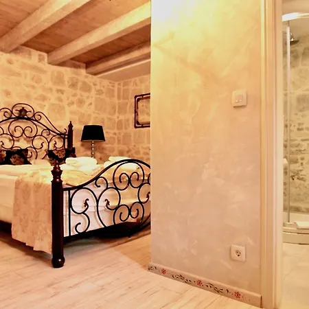 Hotel Heritage Palace Varos - Mag Quaint & Elegant Boutique