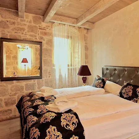 Heritage Palace Varos - Mag Quaint & Elegant Boutique