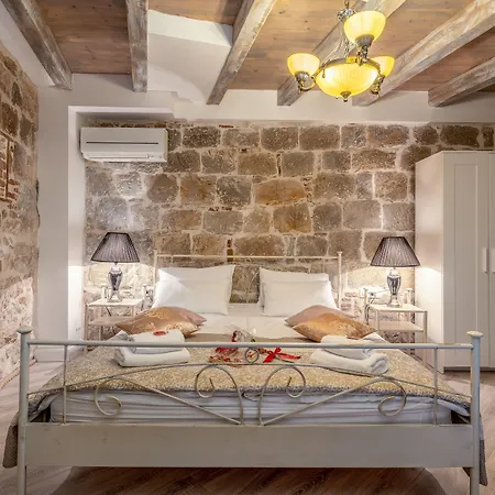 Отель Heritage Palace Varos - Mag Quaint & Elegant Boutique Сплит