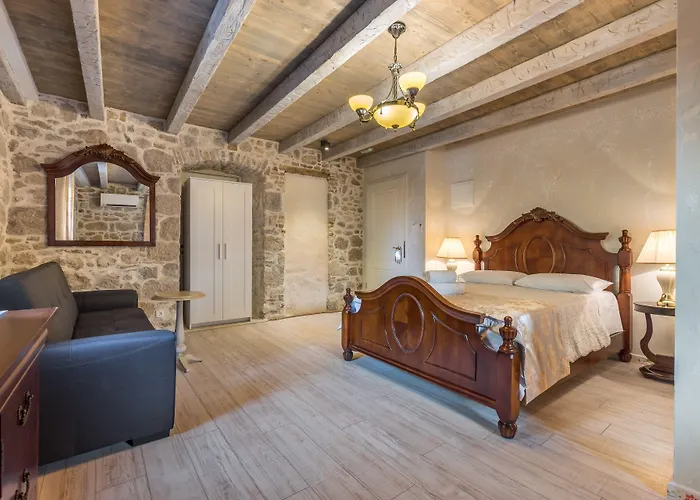 Hotel Heritage Palace Varos 4*