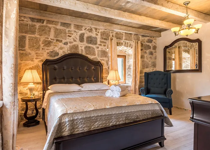 Heritage Palace Varos Hotel