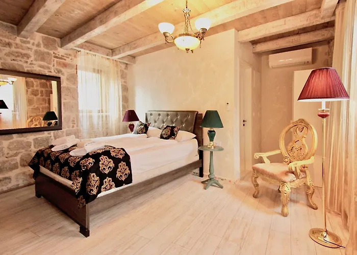 Hotel Heritage Palace Varos 4*